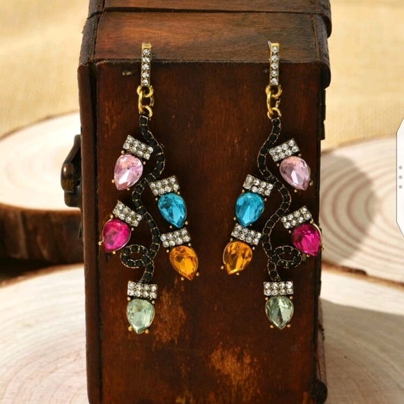 ๐๐CHRISTMAS LIGHT BULB DROP EARRINGS - MULTI COLOURED ๐ - Picture 2 of 3